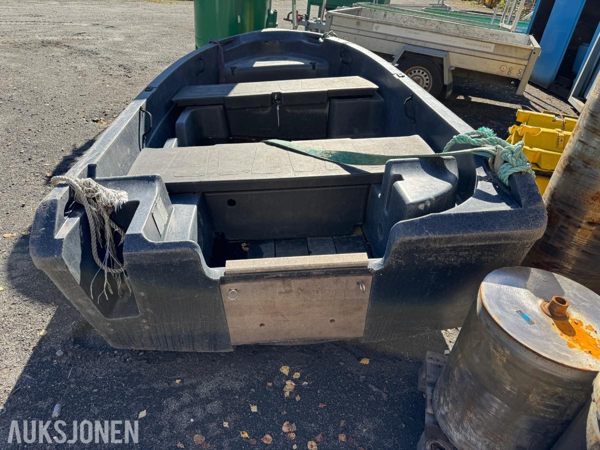 Pioner 14 Active dark line 14 fot plastbåt
