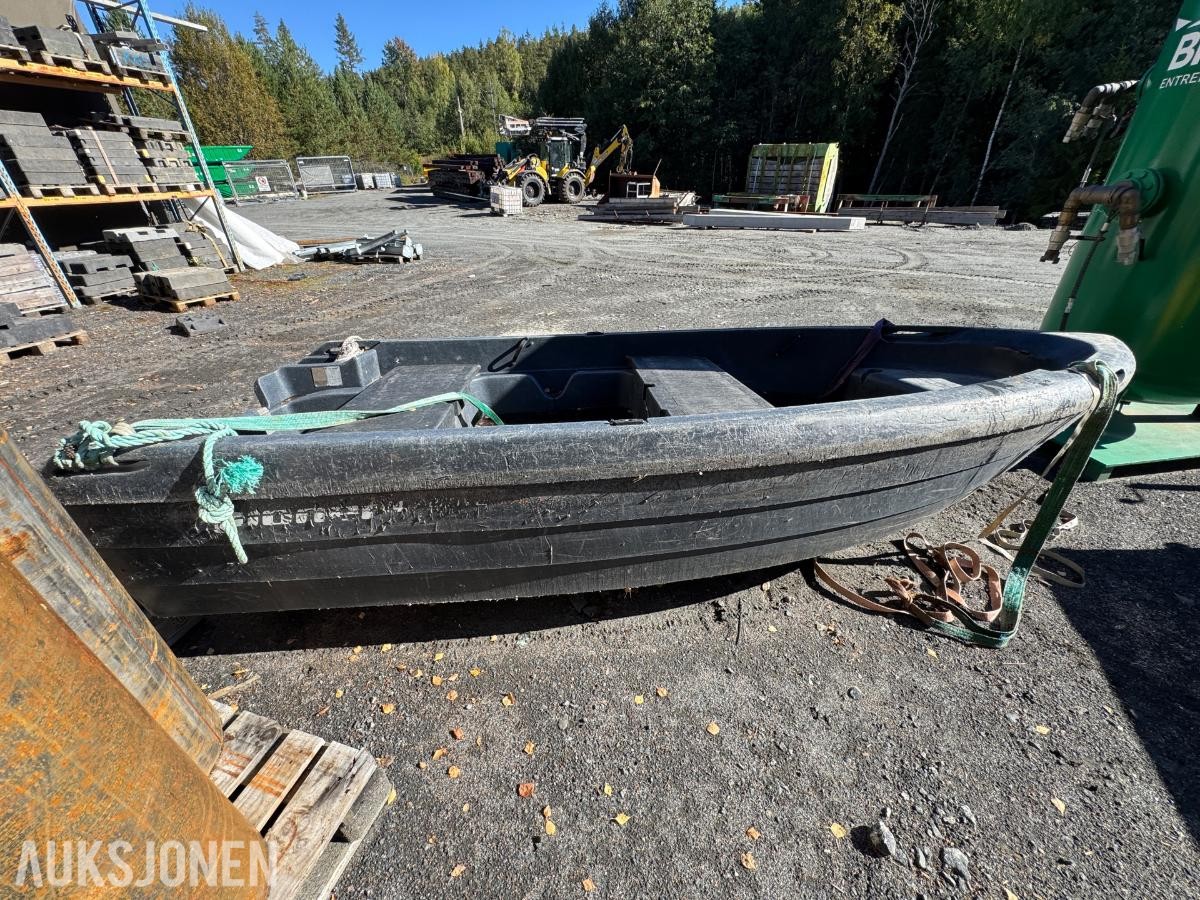 Pioner 14 Active dark line 14 fot plastbåt