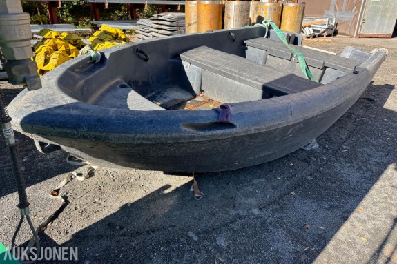 Pioner 14 Active dark line 14 fot plastbåt 