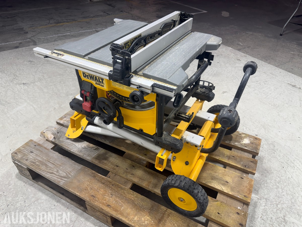 2019 DeWalt DWE7485-QS bordsag med DE7400 rullestativ