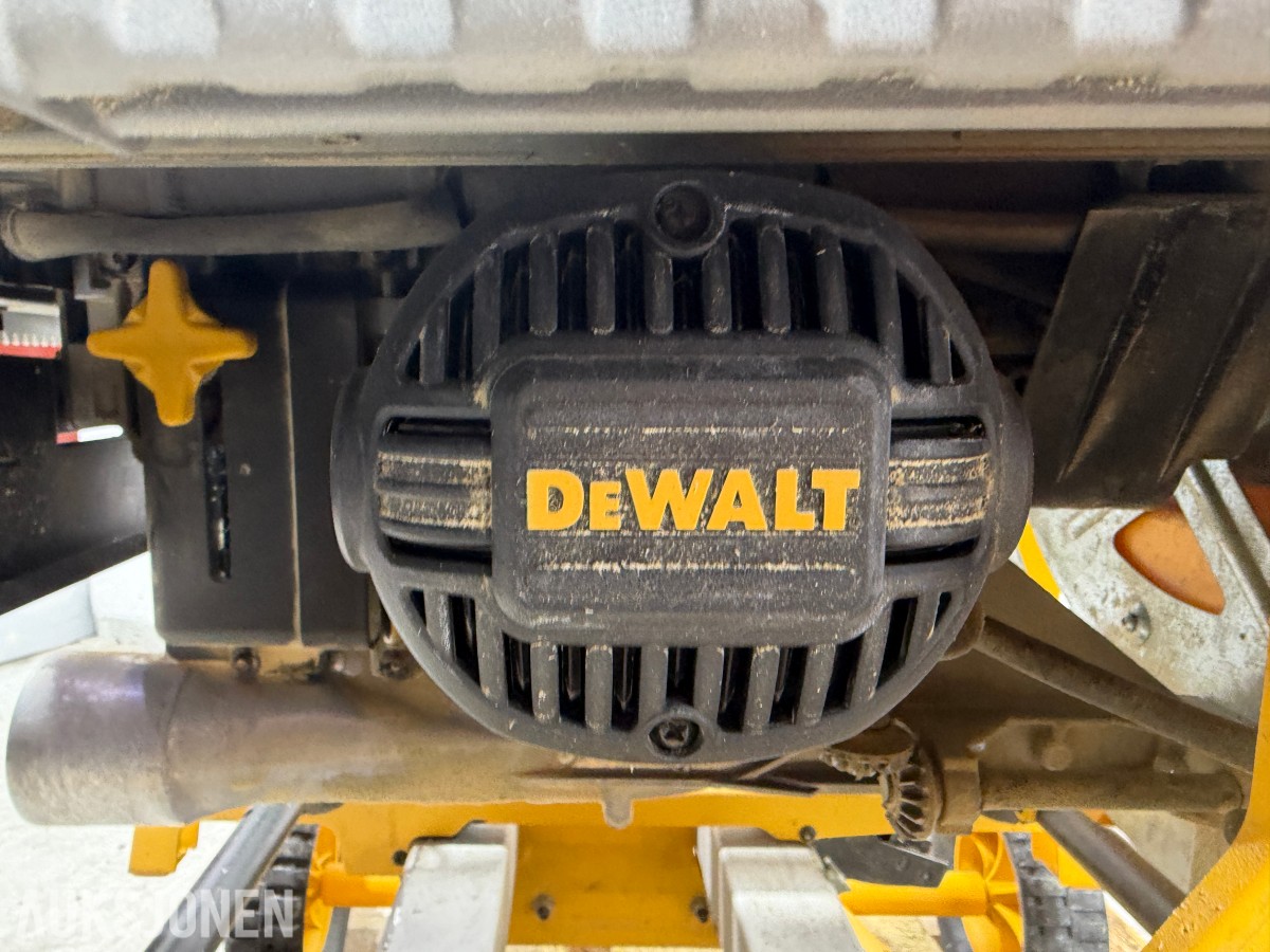 2019 DeWalt DWE7485-QS bordsag med DE7400 rullestativ