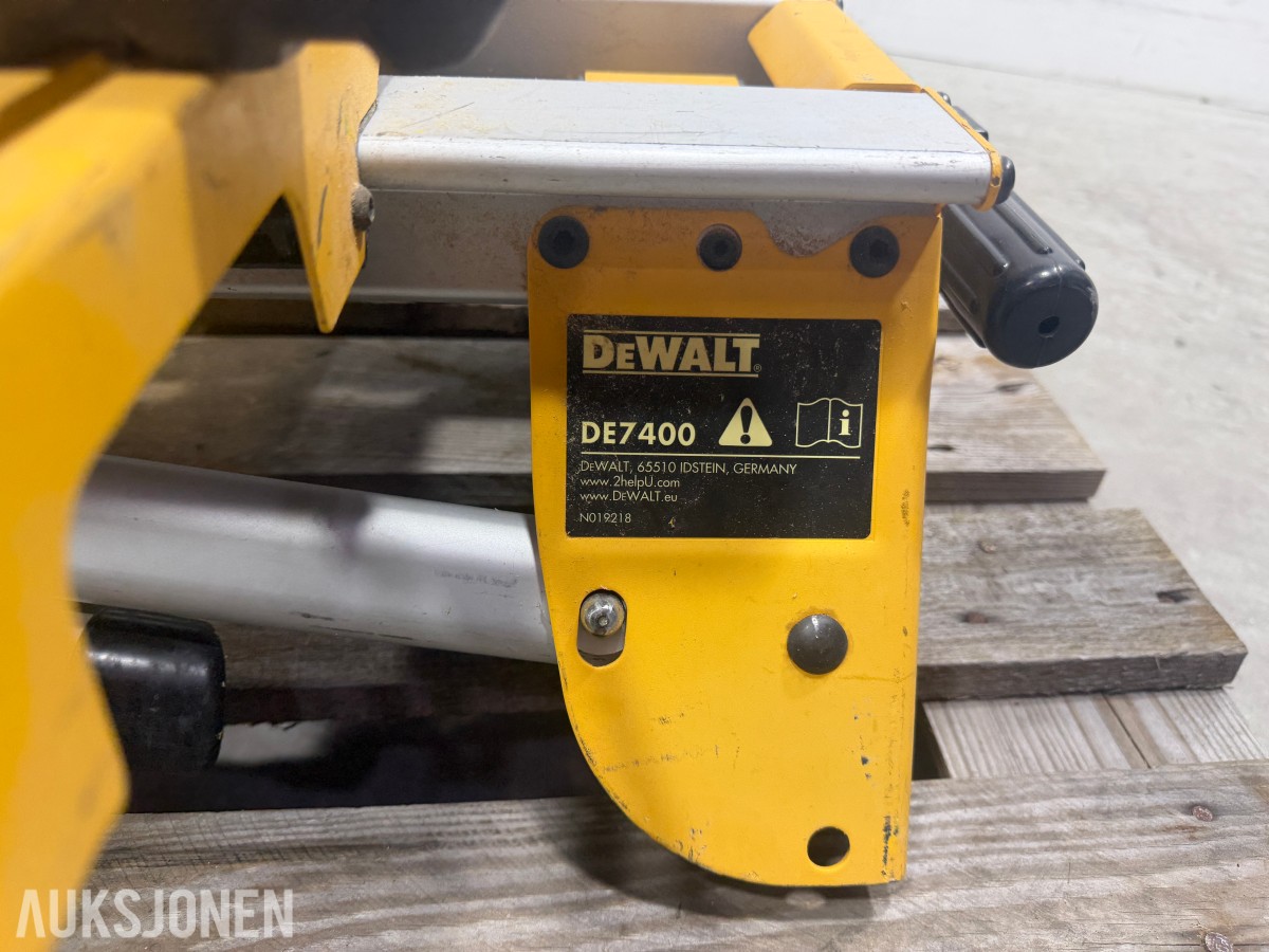 2019 DeWalt DWE7485-QS bordsag med DE7400 rullestativ
