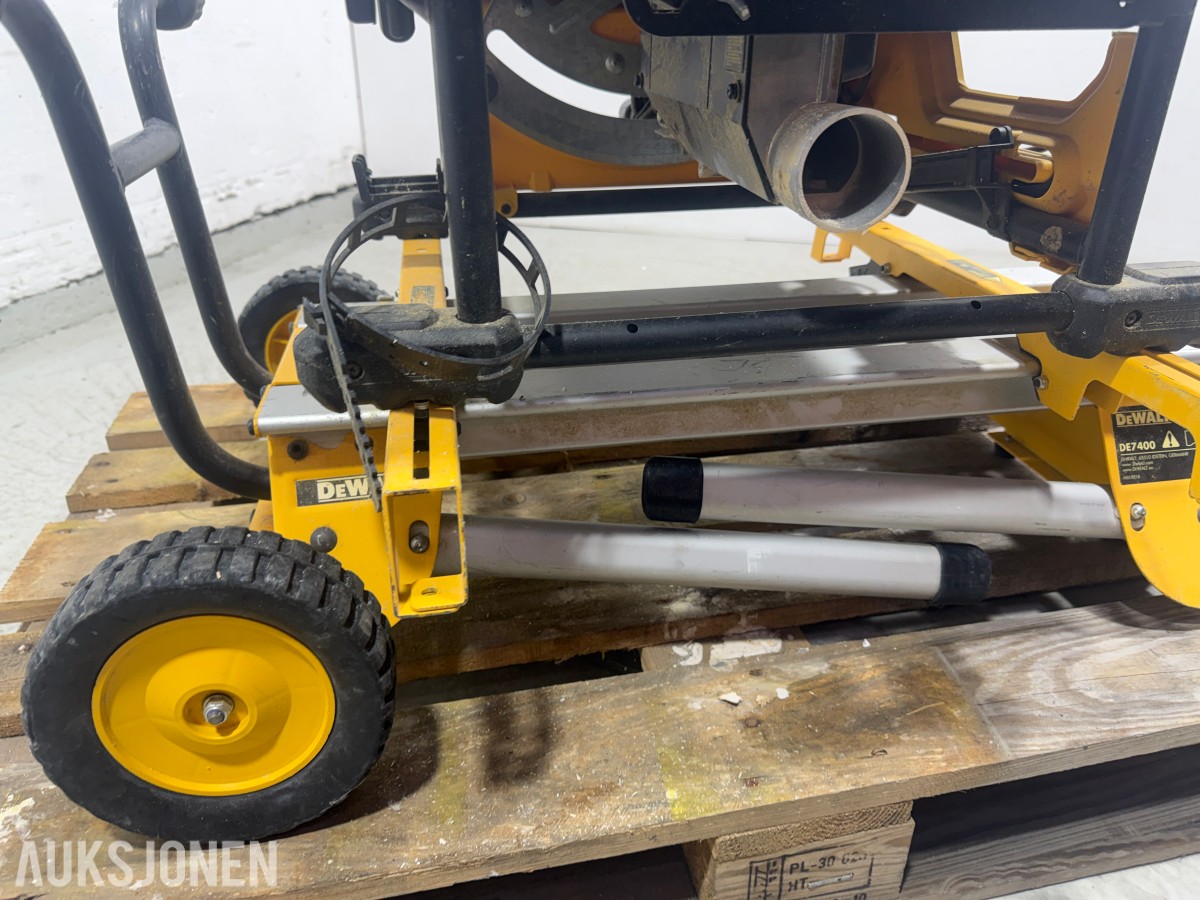 2019 DeWalt DWE7485-QS bordsag med DE7400 rullestativ