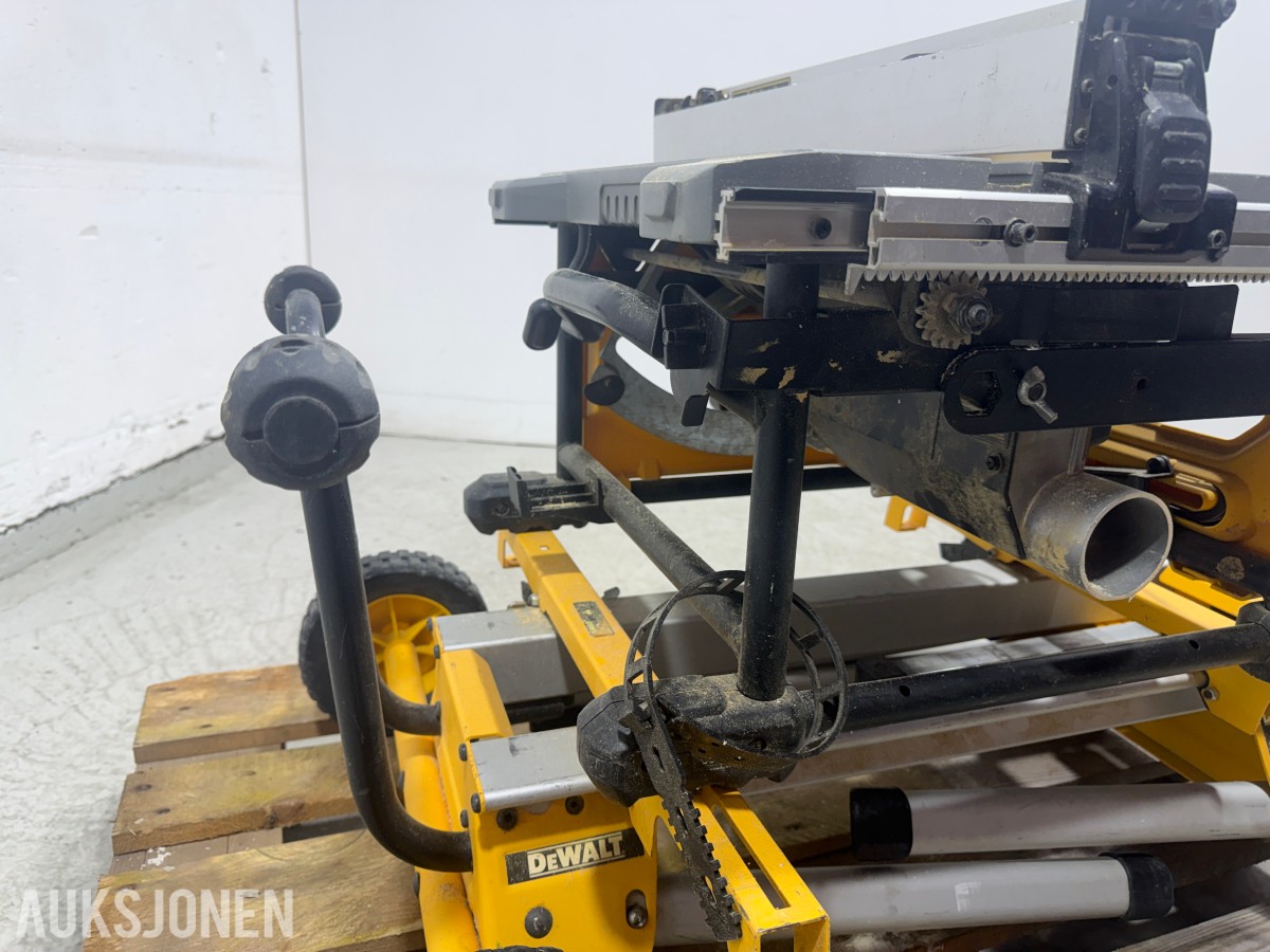 2019 DeWalt DWE7485-QS bordsag med DE7400 rullestativ