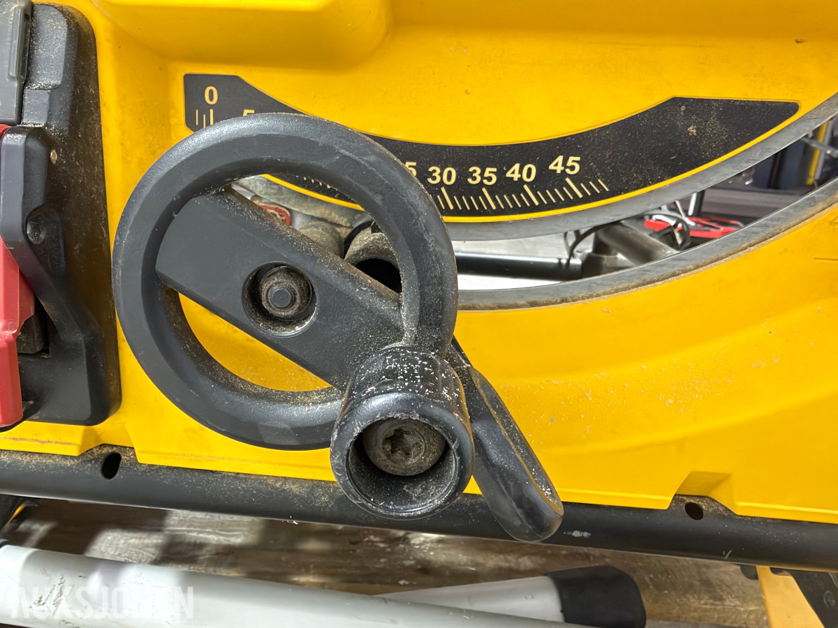 2019 DeWalt DWE7485-QS bordsag med DE7400 rullestativ