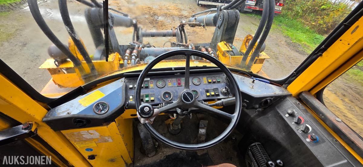 1986 Volvo BM 4400 B hjullaster