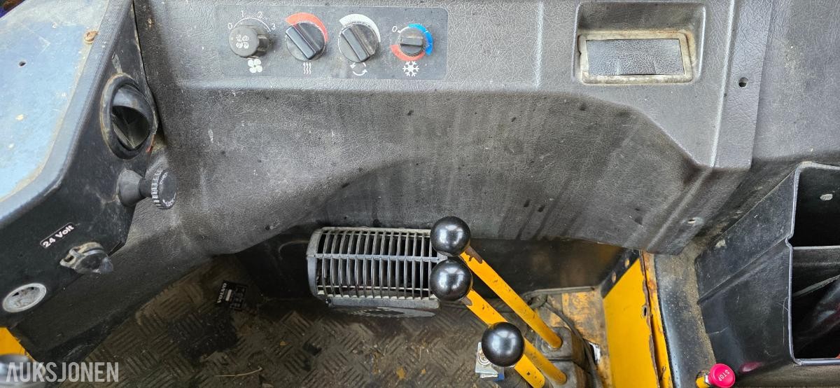 1986 Volvo BM 4400 B hjullaster