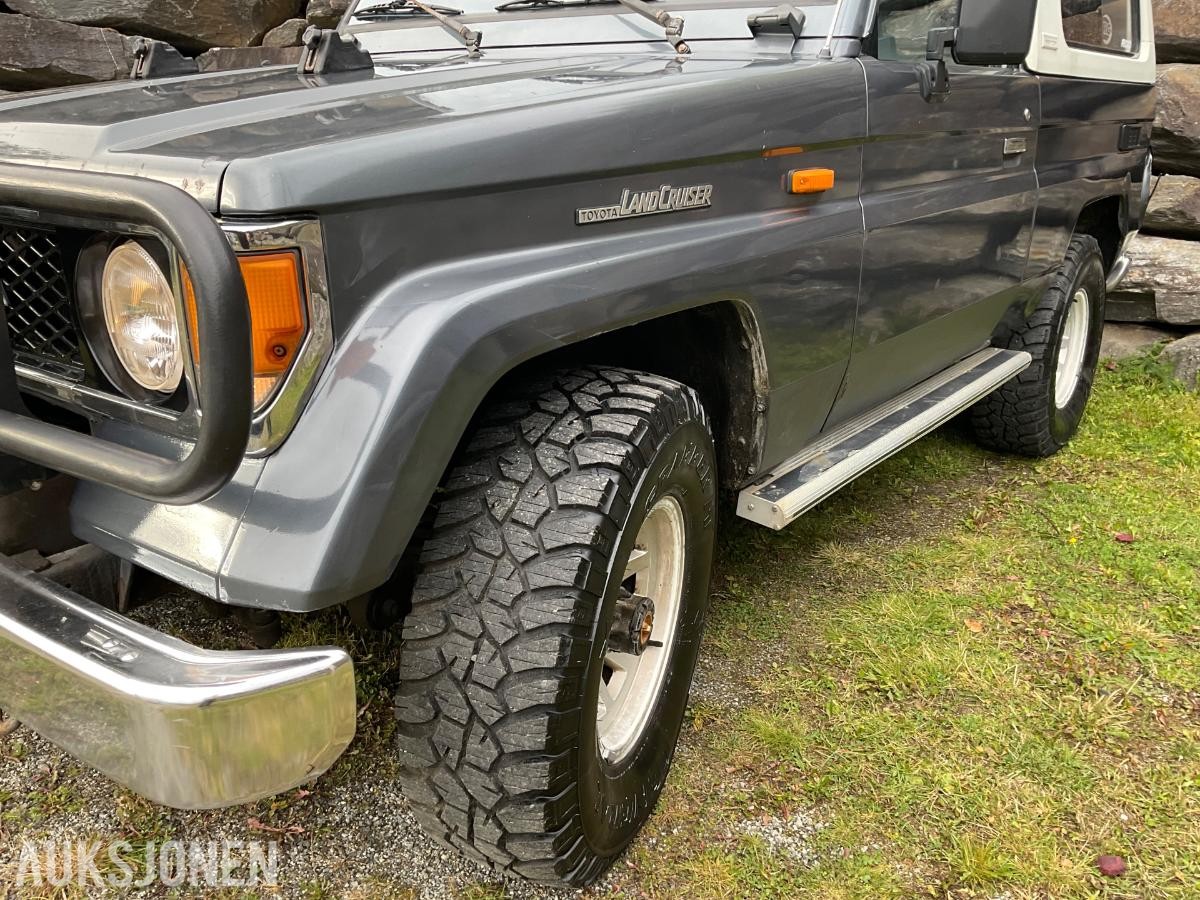 1988 Toyota Land Cruiser 4WD,2,4 Turbo Diesel hengerfeste s+v dekk