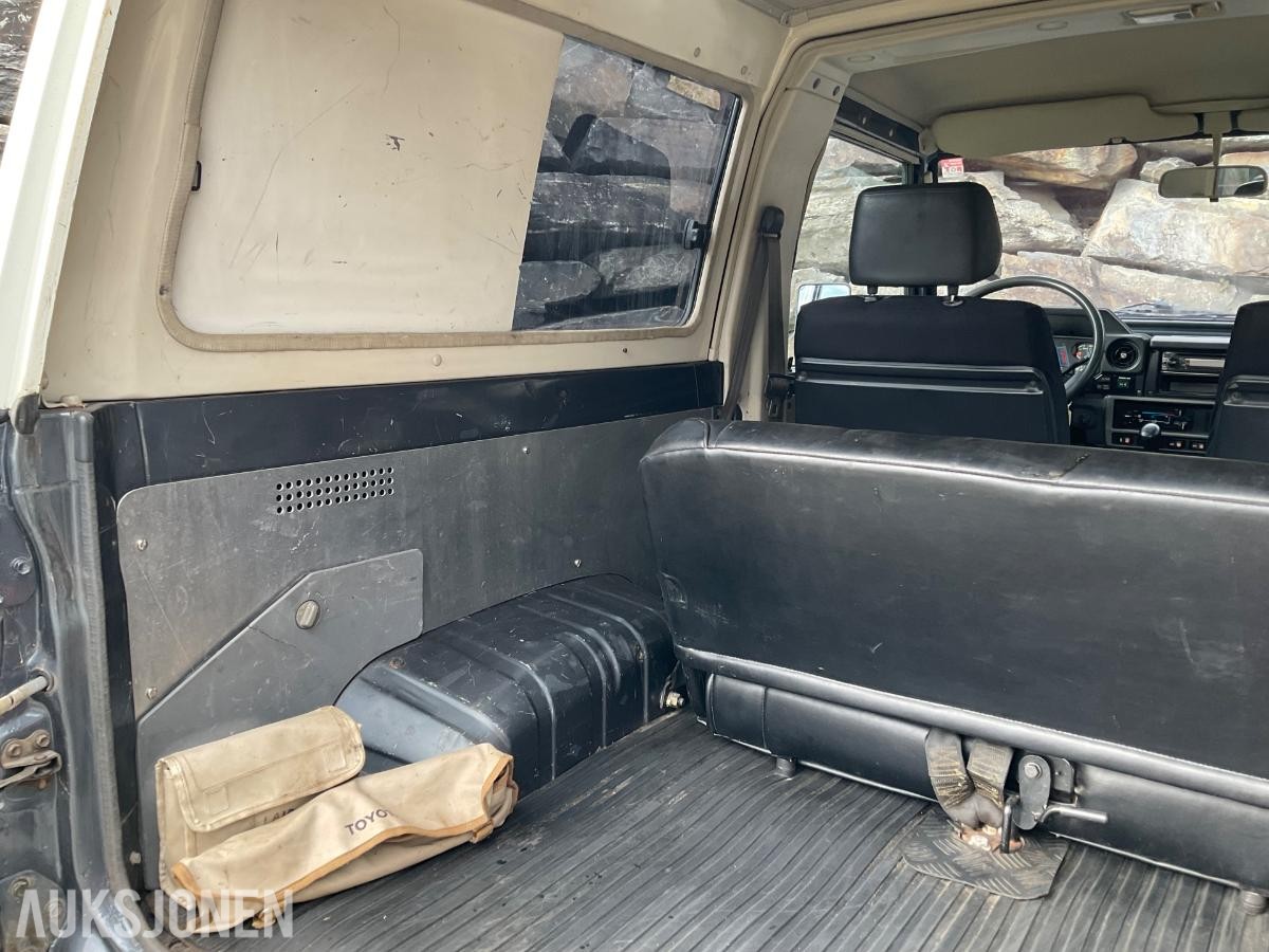 1988 Toyota Land Cruiser 4WD,2,4 Turbo Diesel hengerfeste s+v dekk