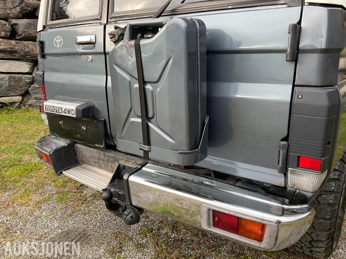 1988 Toyota Land Cruiser 4WD,2,4 Turbo Diesel hengerfeste s+v dekk