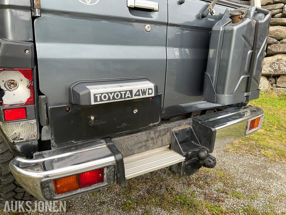 1988 Toyota Land Cruiser 4WD,2,4 Turbo Diesel hengerfeste s+v dekk