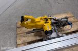 DeWalt DWS777-QS kapp og gjærsag med DE7023-XJ sagbord