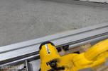 DeWalt DWS777-QS kapp og gjærsag med DE7023-XJ sagbord