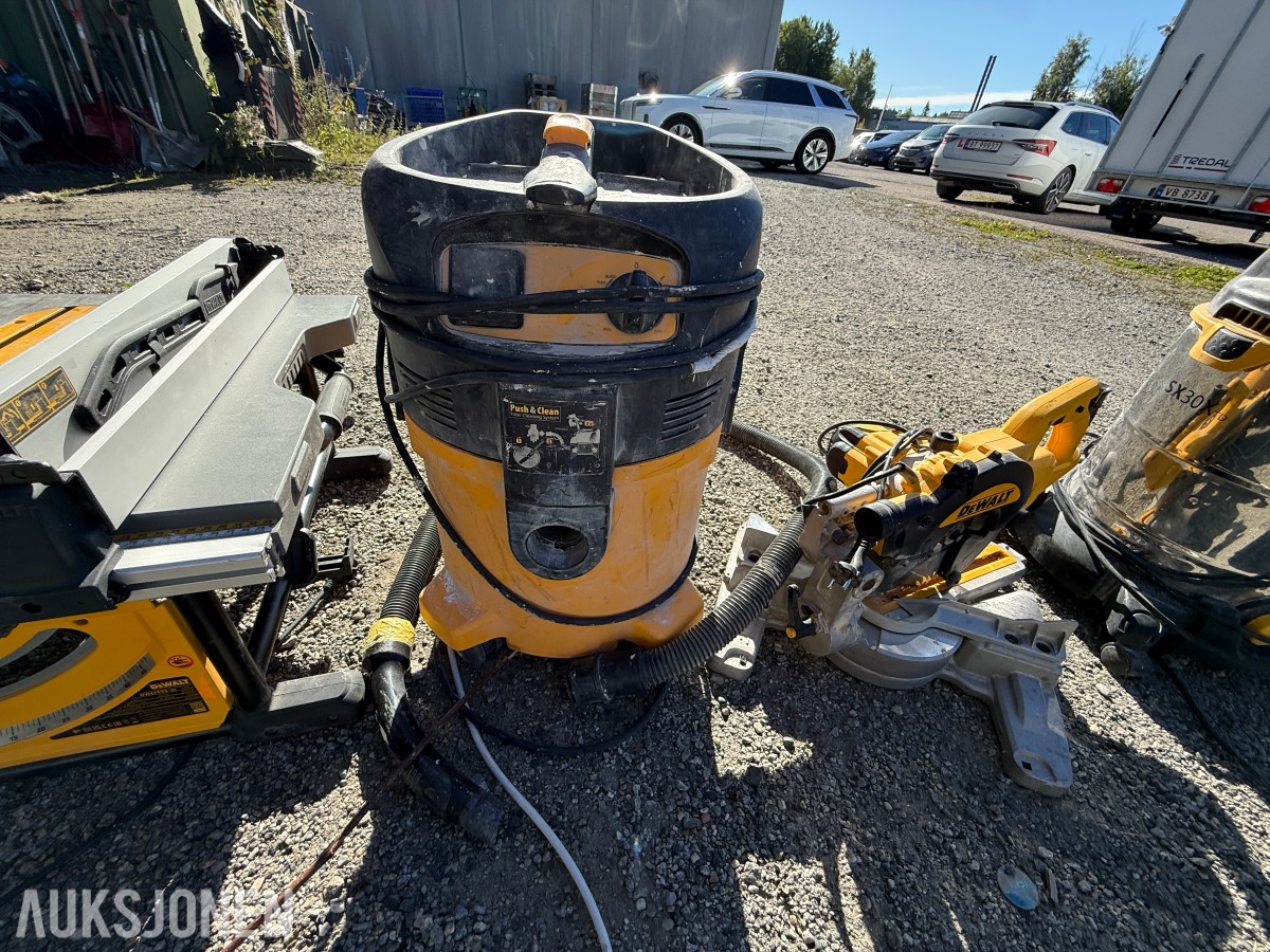 DeWalt verktøypakke med bordsag, kapp-/gjærsag, støvsugere og arbeidsstativ