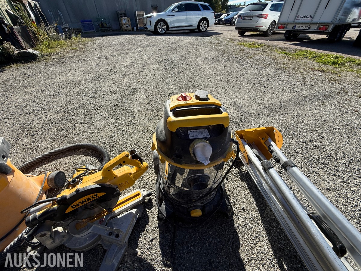 DeWalt verktøypakke med bordsag, kapp-/gjærsag, støvsugere og arbeidsstativ