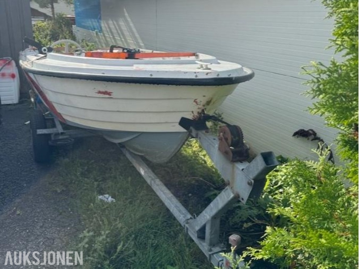 1990 Lami 425 14 fot prosjekt med opplagshenger
