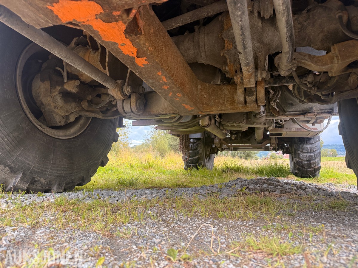 2002 Mercedes-Benz Unimog - terrenggående lastebil