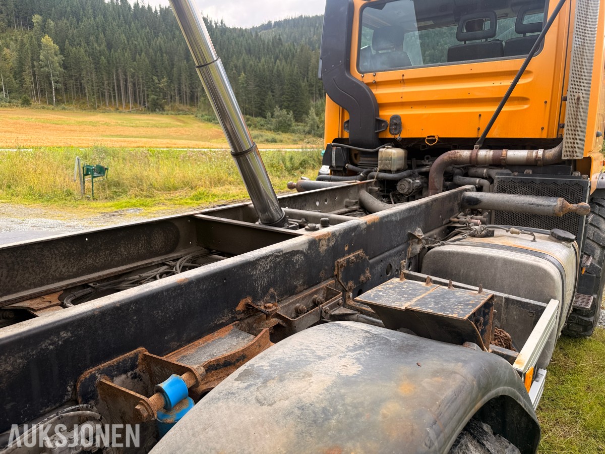 2002 Mercedes-Benz Unimog - terrenggående lastebil