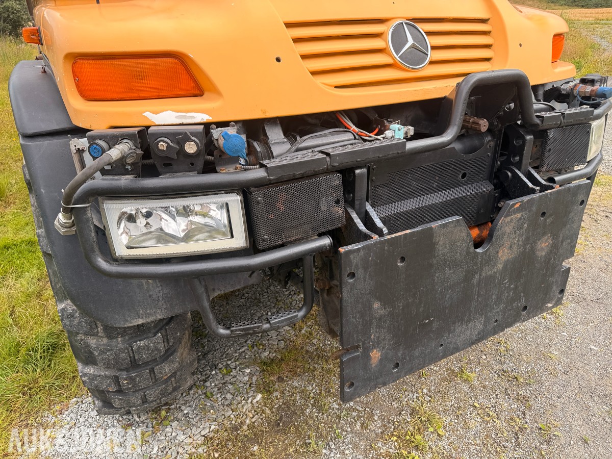 2002 Mercedes-Benz Unimog - terrenggående lastebil