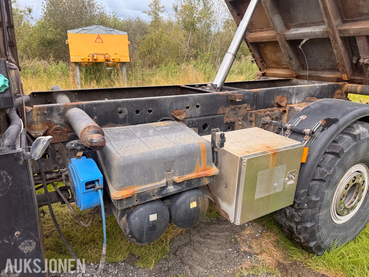 2002 Mercedes-Benz Unimog - terrenggående lastebil