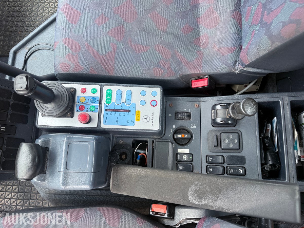 2002 Mercedes-Benz Unimog - terrenggående lastebil