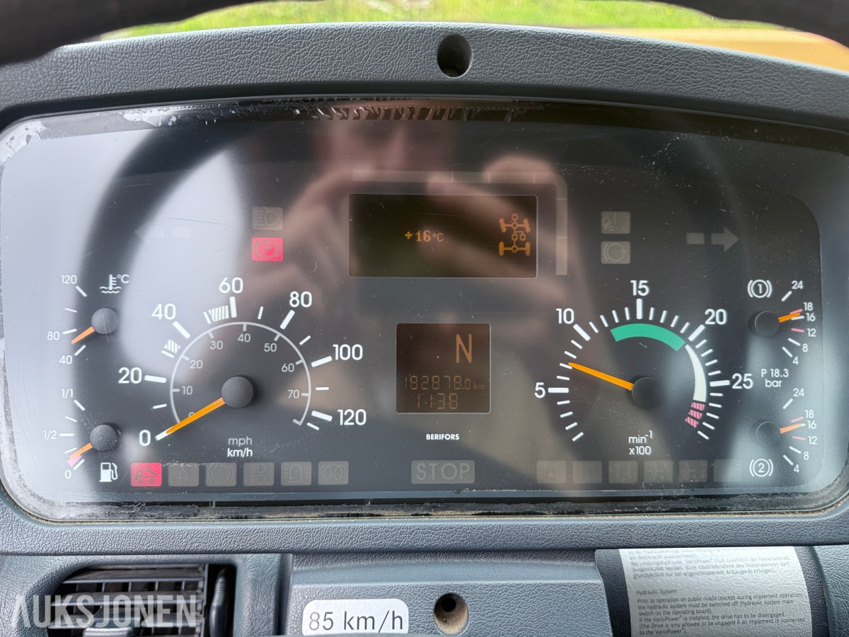 2002 Mercedes-Benz Unimog - terrenggående lastebil