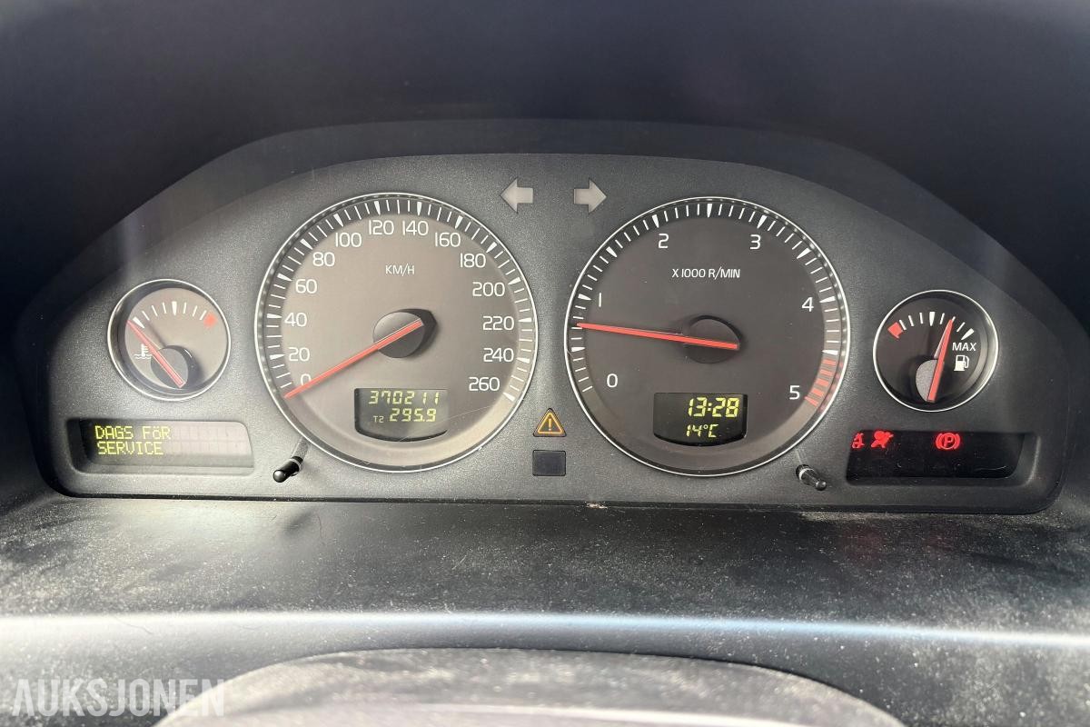 2004 Volvo V70, 2.4-163 D, 370211 km