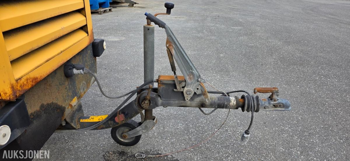 2003 Atlas Copco XAS 66