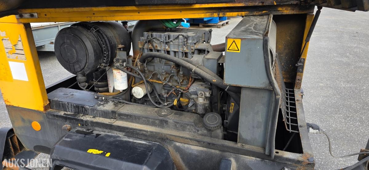 2003 Atlas Copco XAS 66