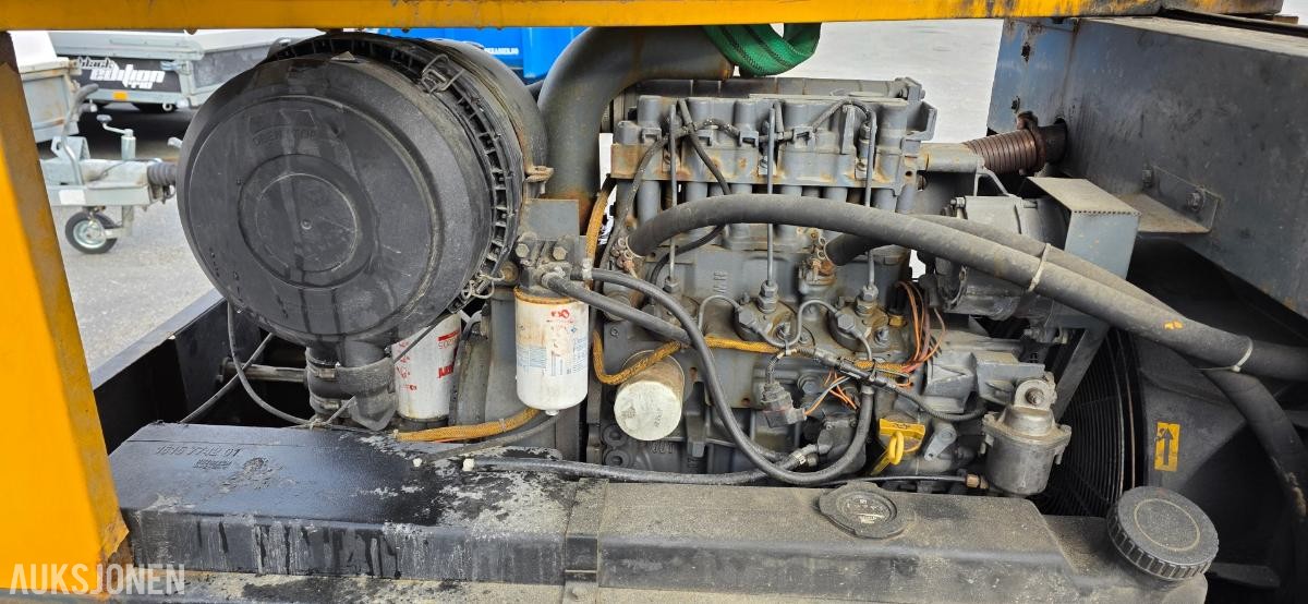 2003 Atlas Copco XAS 66