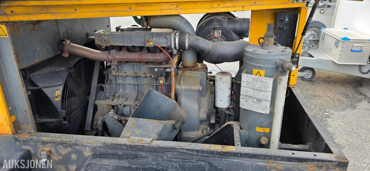 2003 Atlas Copco XAS 66