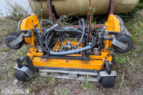 GMR Stensballe TH2500 B - hydraulisk trippelklipper - tre klippeaggregater - hydraulisk oppfelling - seks støttehjul