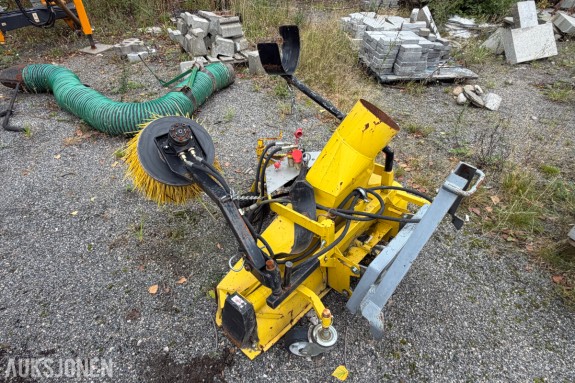 2004 Sperber 1200 Hydro feieaggregat - arbeidsbredde 1200 mm - hydraulisk drevet sidekost - integrert tank med påfyllingstrakt - CE-merket