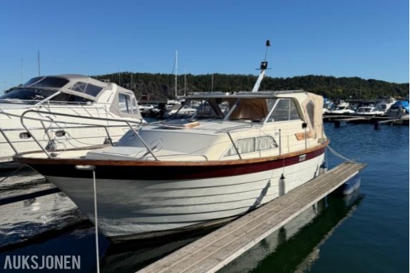 1985 Båt- 28 fot Hui med hardtop - innebords Volvo Penta 63HK