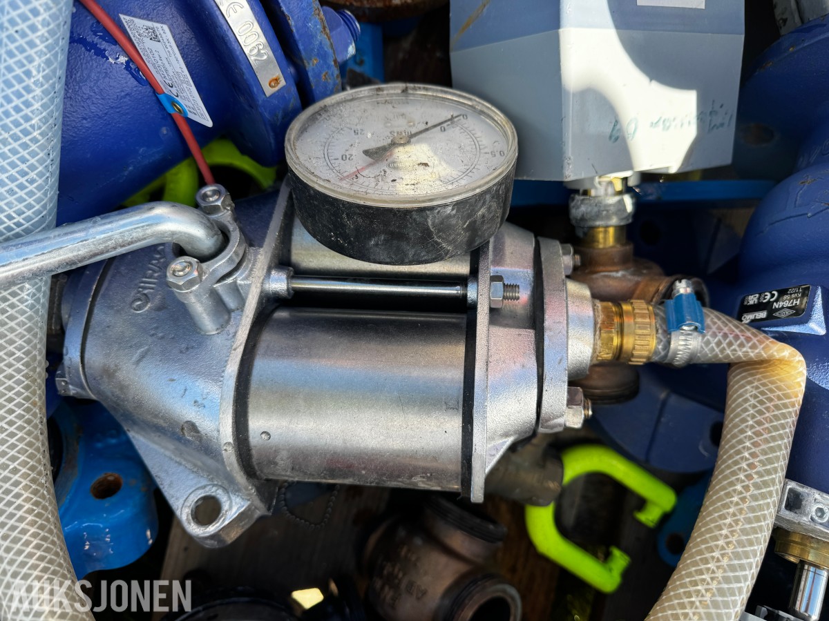 Grundfos pumper med tilhørende deler, ventiler