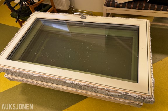 2 stk vinduer med varmedempende film ubrukte 3 lags 0,8 u verdi 2-veis 90x150 cm