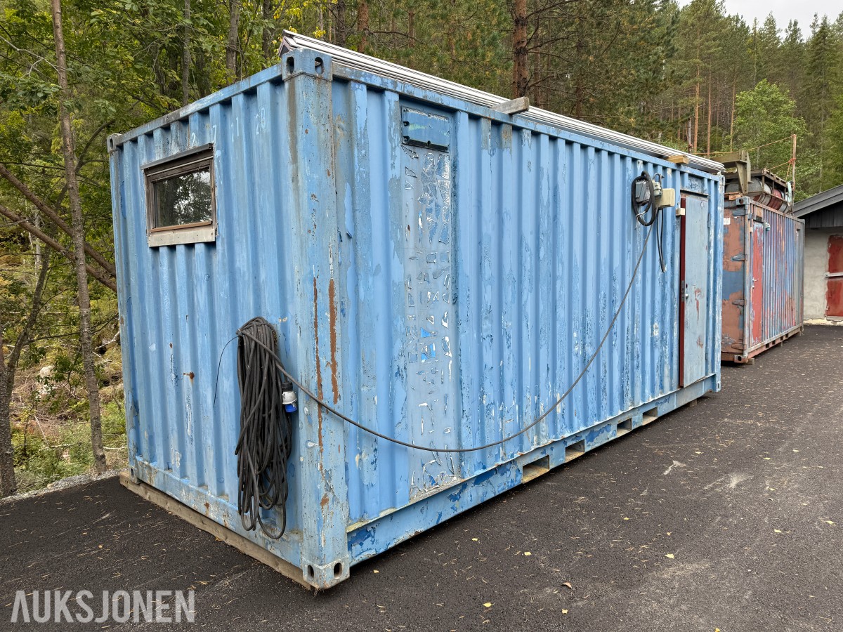 Container 20fot Lukket med dører