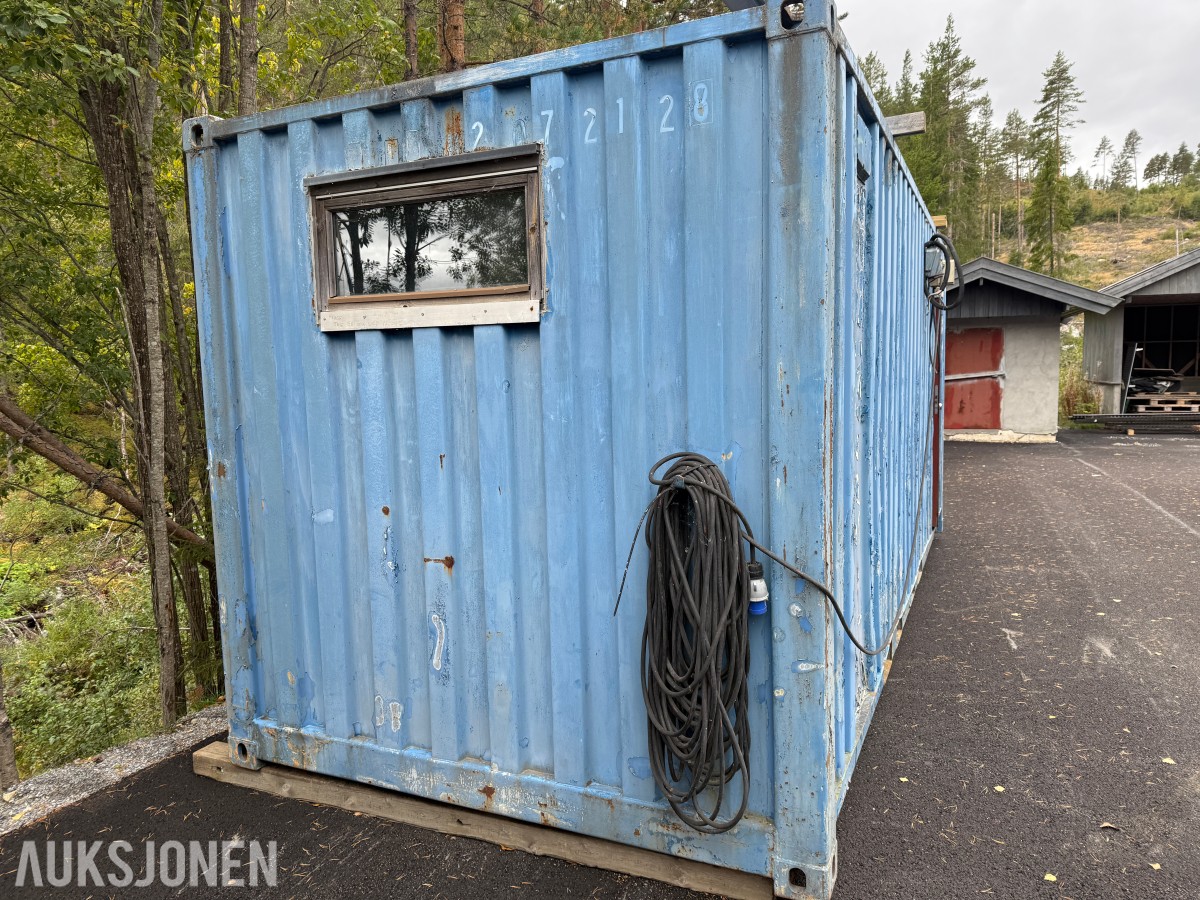 Container 20fot Lukket med dører