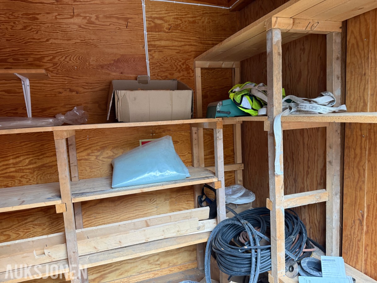 Container 20fot Lukket med dører