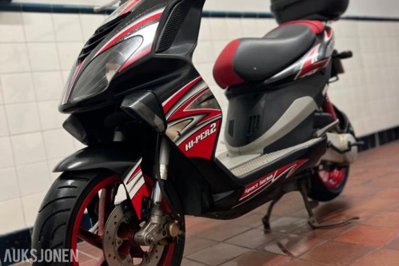 Piaggio NRG Power 2009 (Hi-Per2) – KUN 6872 km! Nytt bakdekk | 2 Nøkler | Toppboks + Hjelm