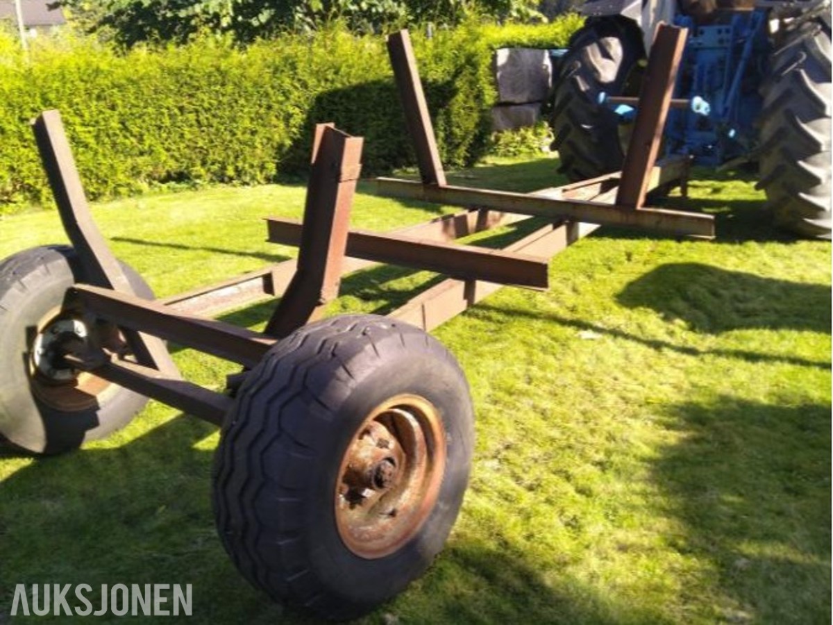 Hjemmelaget tømmerhenger