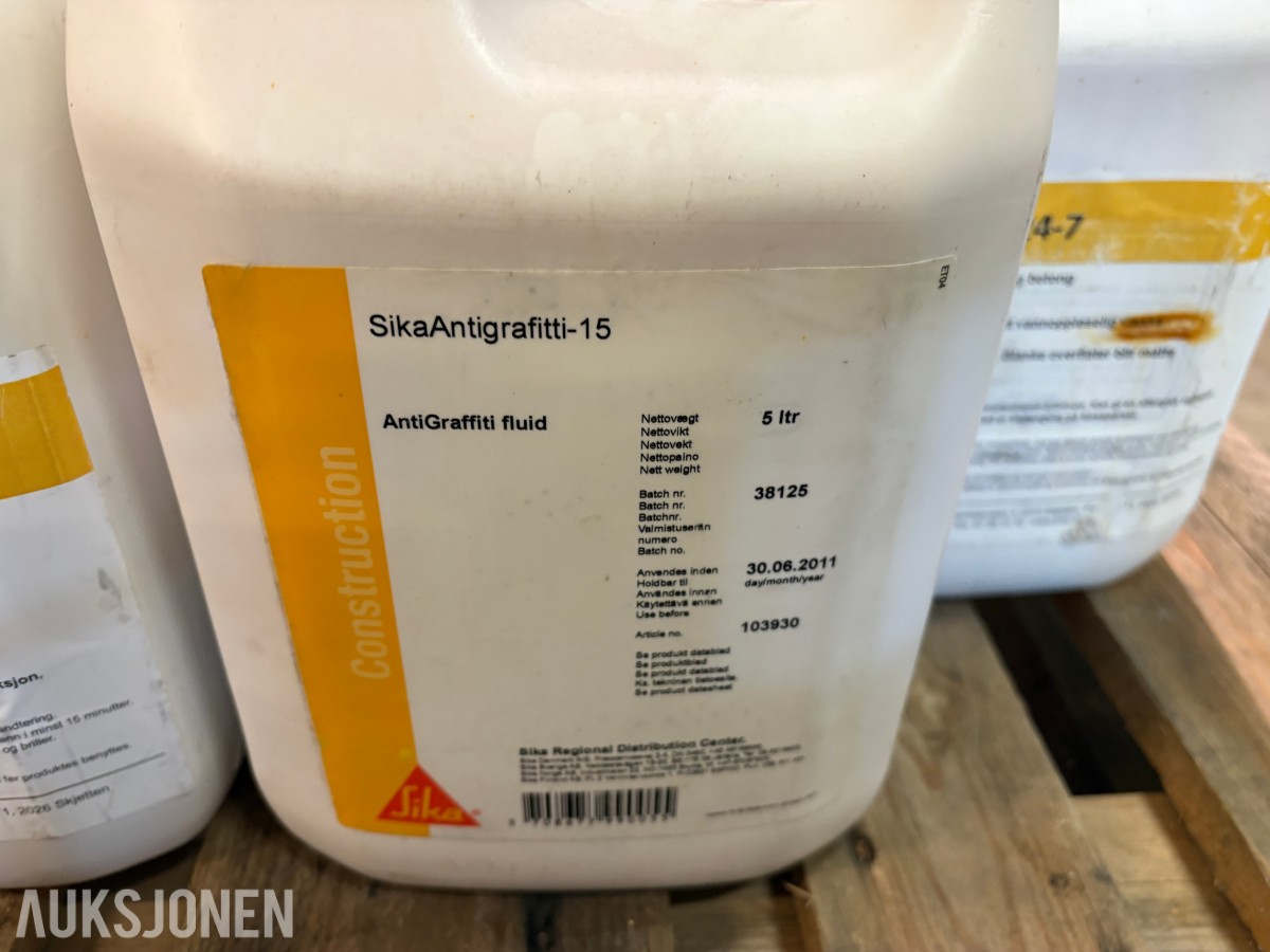 Parti med antigraffitimidler – Sika Antigrafitti 24-7, SikaAntigraffiti-15 og AGS 3502
