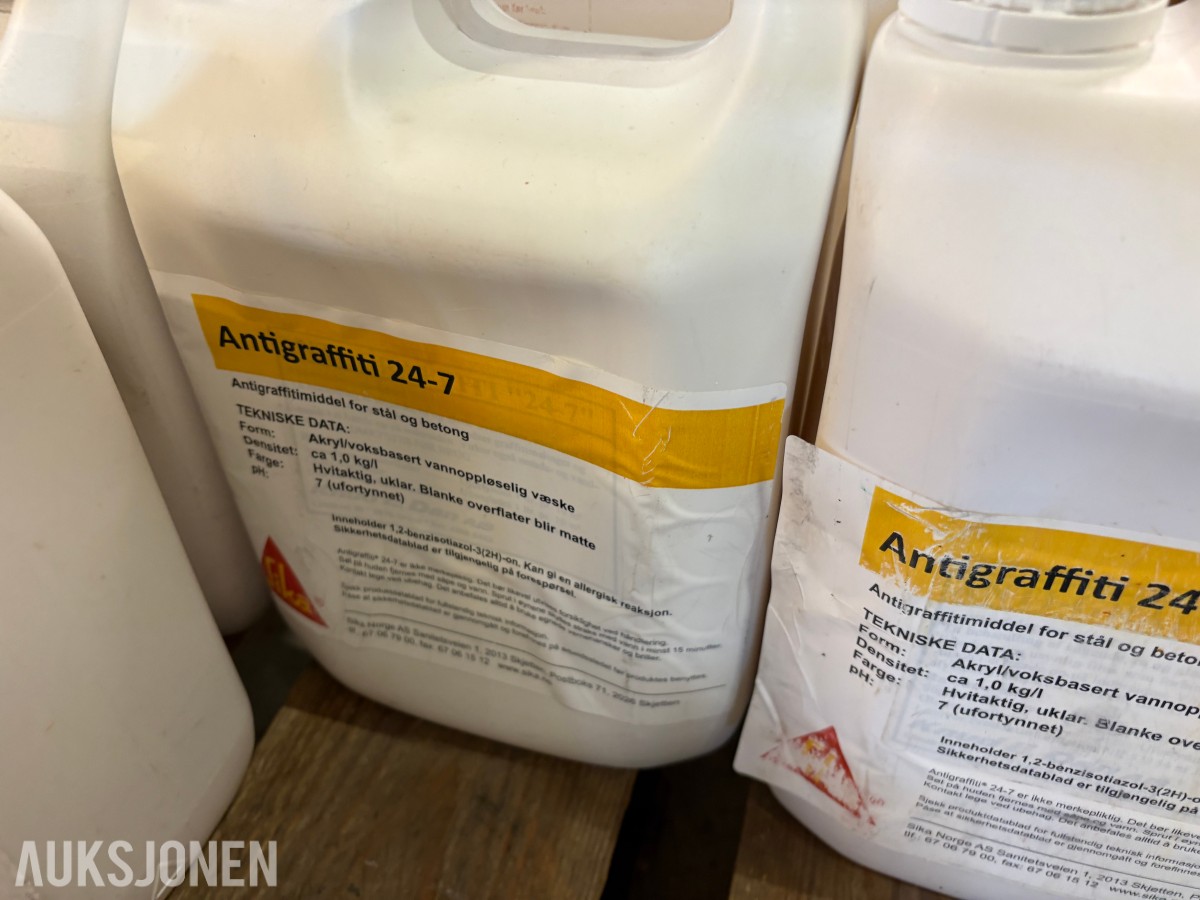 Parti med antigraffitimidler – Sika Antigrafitti 24-7, SikaAntigraffiti-15 og AGS 3502