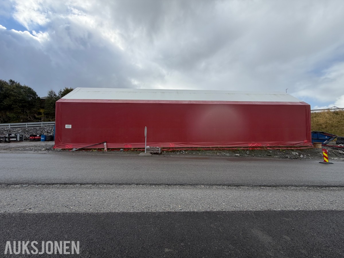 Garasje- Lagerhall Isolert med dør og skyveport