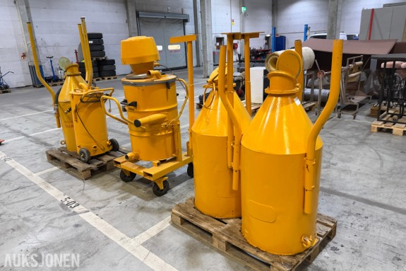 2 Norclean trykktanker med hengslet lokk - vakuumenhet på hjul - vogn med filterhus på hjul - slangetilkoblinger med sil