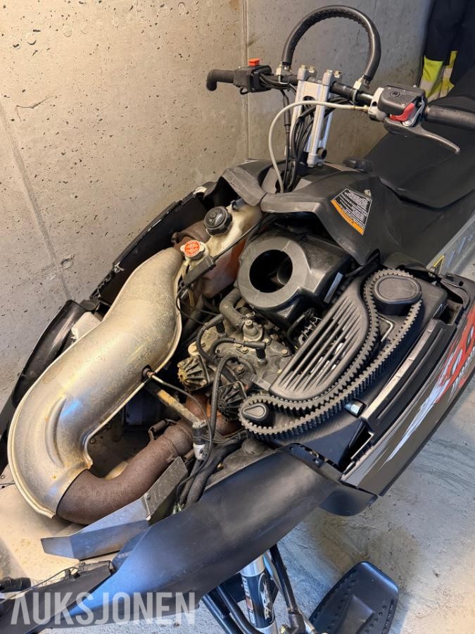 2009 Polaris Dragon Switchback snøscooter