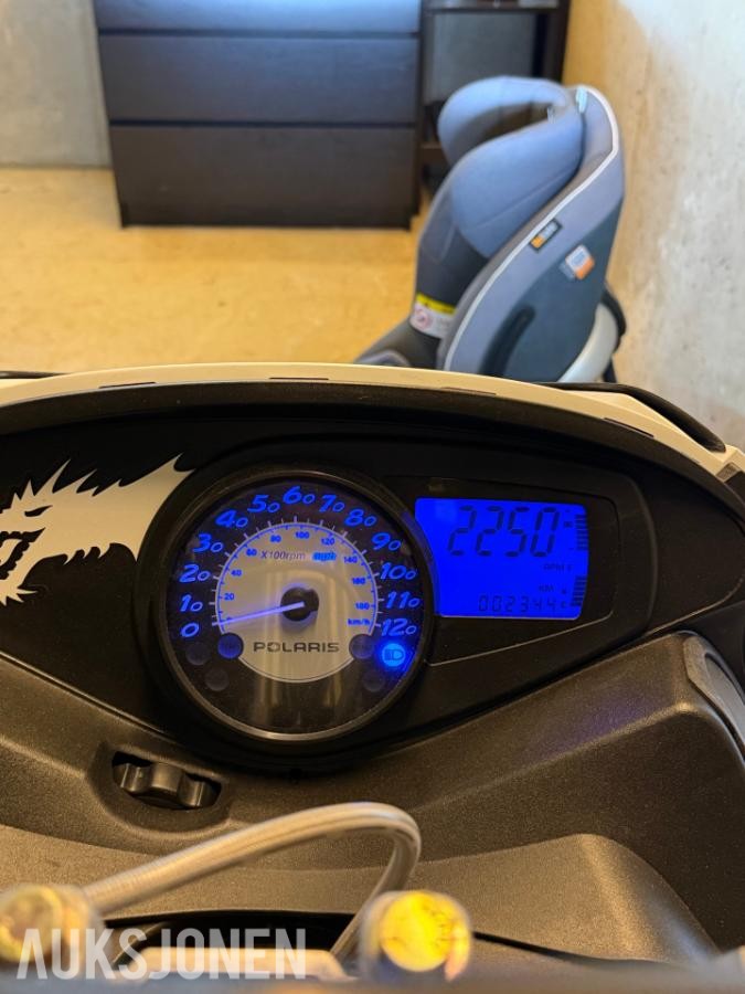 2009 Polaris Dragon Switchback snøscooter