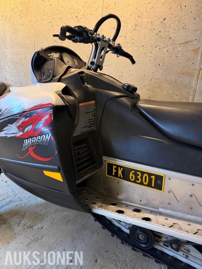 2009 Polaris Dragon Switchback snøscooter