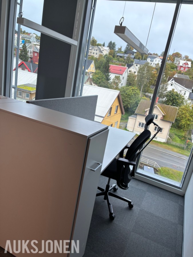 Diverse Kontormøbler - se bilder