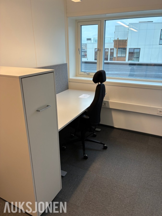 Diverse Kontormøbler - se bilder
